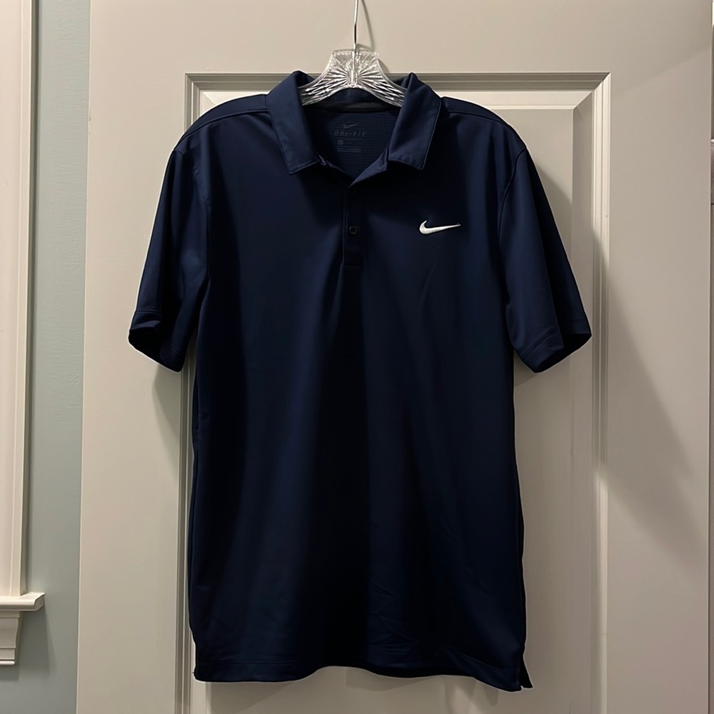 NIKE Dri-Fit Men’s M, retails at 45